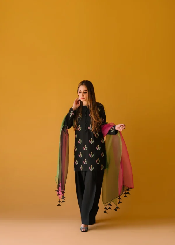 Beautiful Boutique Style Branded Embroidered Lawn 3 Pc Dress