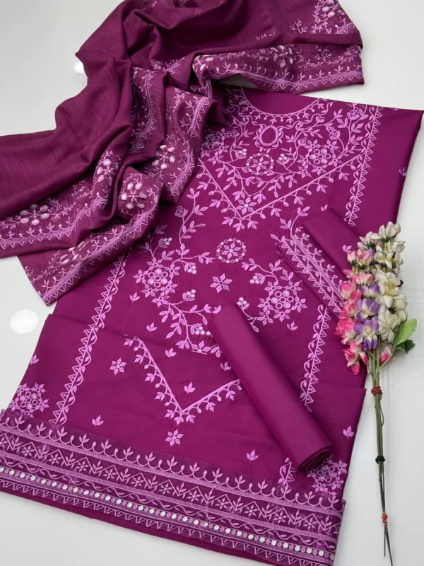 Eid’s Beautiful Boutique Style Embroidery Lawn 3 Pc Dress